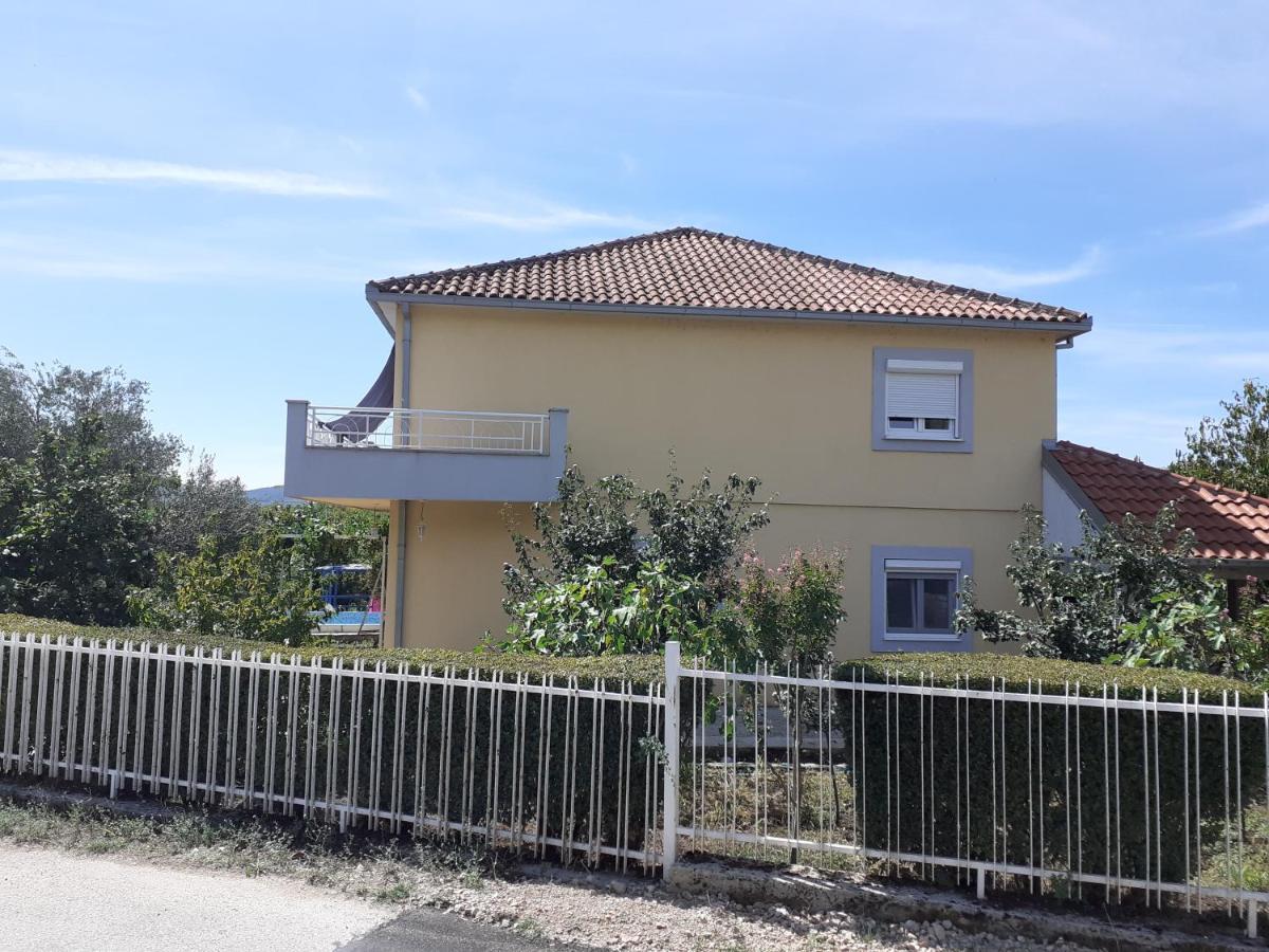 La Hacienda Dd Hotel Требине Екстериор снимка
