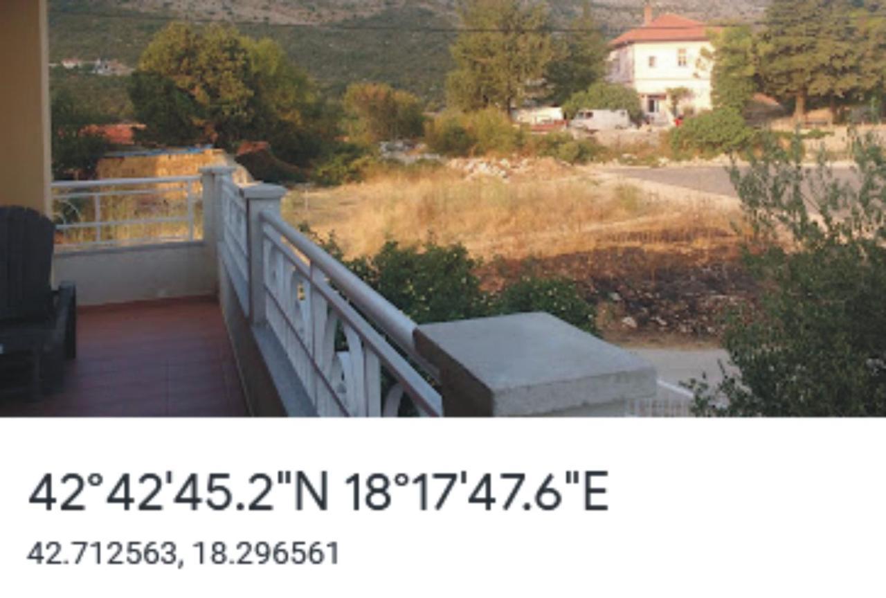 La Hacienda Dd Hotel Требине Екстериор снимка